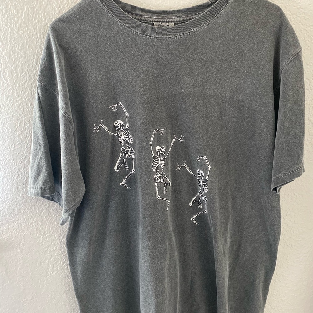 Graphic T
